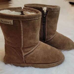 Girls BearPaw Tan Suede Boots. Sz 10